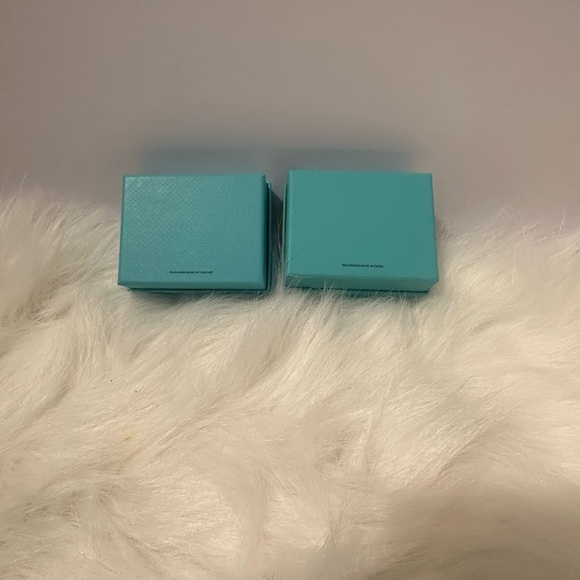 Tiffany & Co. Iconic Blue Gift Boxes - Picture 5 of 6